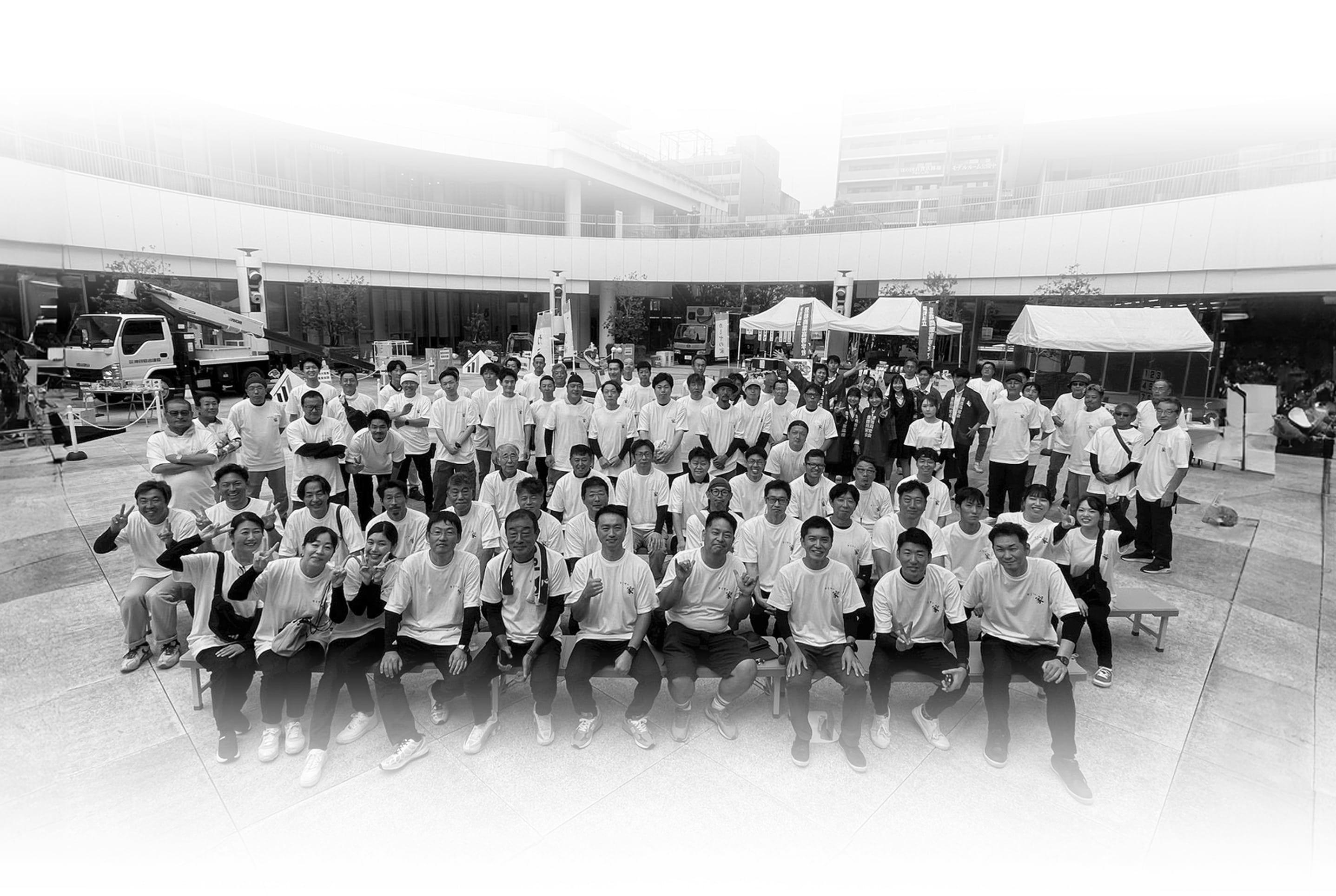 スタッフの集合写真